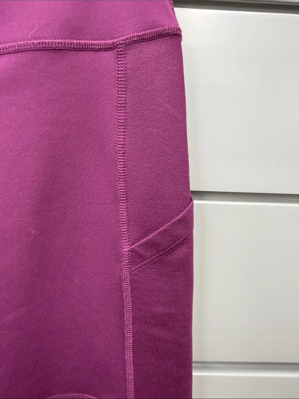 Alo fuchsia, color Active Capri Leggings